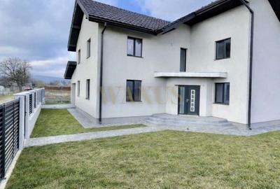 Casă cu 5 camere cu Teren 700 Mp în Gilău - 4