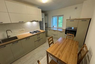 Apartament cu 4 camere decomandat în Vlădeasa - 2