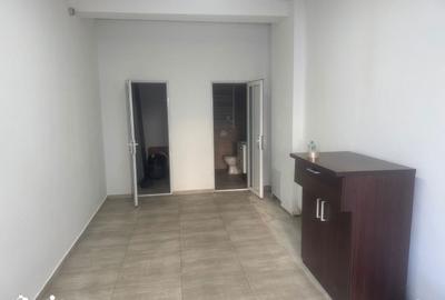 Spațiu comercial, de 115 mp, în Central - 4