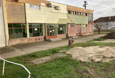 Spațiu comercial, de 636 mp, în Central - 8