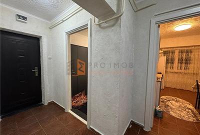 Apartament 4 camere cf 1 decomandat zona Micro 5 - 7