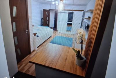 Garsonieră decomandată în Titan - 2