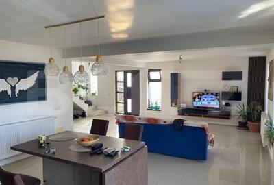 Casă cu 4 camere cu Teren 155 Mp în Central - 9