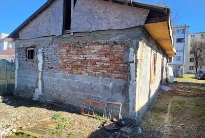 Casă cu 2 camere cu Teren 287 Mp în Șerbănești - 9