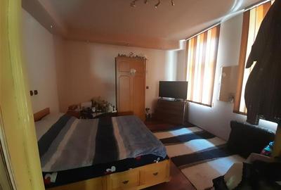 Casă individuală cu 3 camere cu Canalizare în Ultracentral - 2