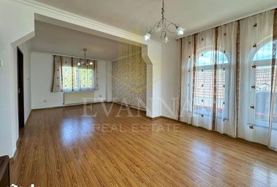 Casă cu 4 camere cu Teren 810 Mp în Central - 1