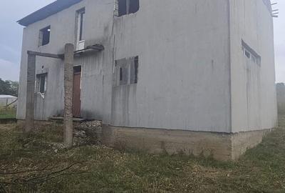 Casă cu 3 camere în Cetariu - 1