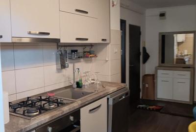 Apartament cu 2 camere decomandat în Sărari - 2
