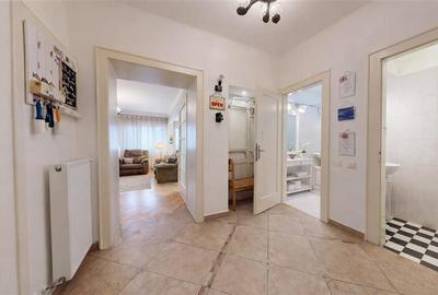 Apartament cu 3 camere semidecomandat, mobilat în Central - 3