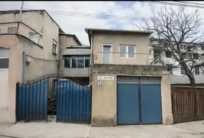 Casă cu 6 camere cu Canalizare în Gorjului - 1