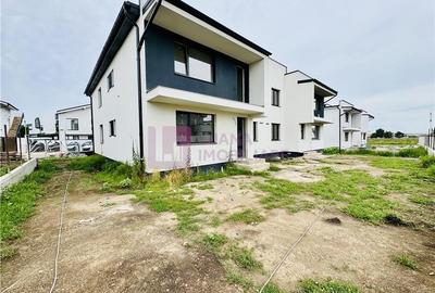 Casă individuală cu 3 camere cu Canalizare în Central - 1