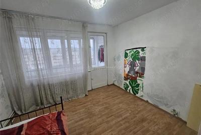 Apartament cu 2 camere decomandat în Micro I - 1