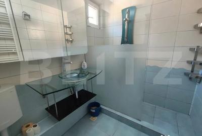 Apartament cu 3 camere semidecomandat în Rogerius