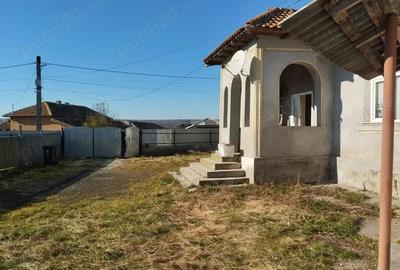 Casă cu 4 camere în Central - 1