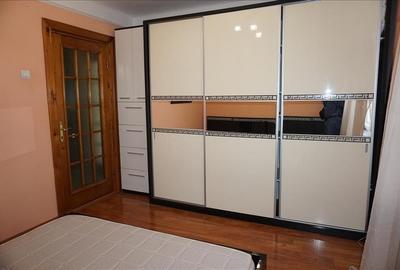 Apartament cu 3 camere semidecomandat, mobilat în Central - 4