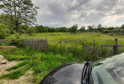 Teren de 2300 mp, în Valea Iașului