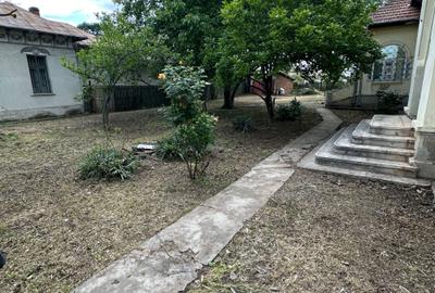 Casă cu 3 camere în Central - 1