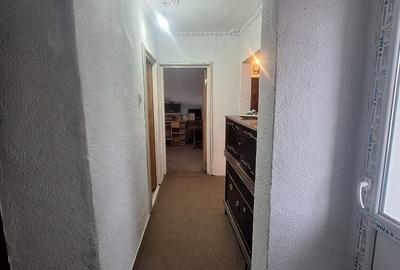 Apartament cu 3 camere decomandat în Progresul - 5