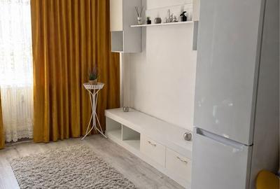 Apartament cu 2 camere decomandat în Micro 19 - 1