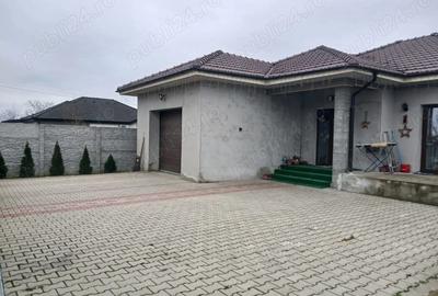 Casă cu Teren 6 Mp în Păulești - 1