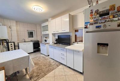 Casă individuală cu 7 camere cu Canalizare în Dobroești - 25