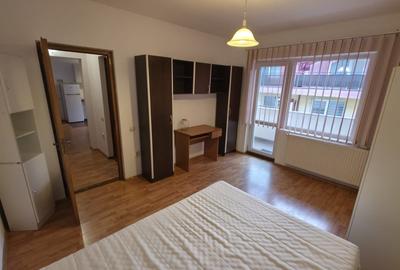 Apartament cu 2 camere semidecomandat, Str. Hameiului 3 - 4