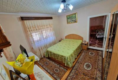 Casă cu 4 camere în Central - 2