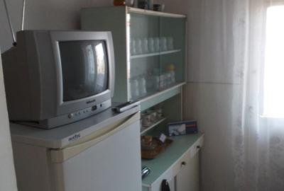 Apartament cu 3 camere decomandat în Micro 12 - 2