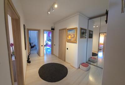 Apartament cu 3 camere decomandat în Antiaeriană
