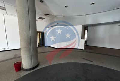 Spațiu comercial, de 477 mp, în Central - 6