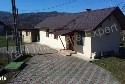 Casă cu 2 camere cu Teren 1794 Mp în Corbeni - 6
