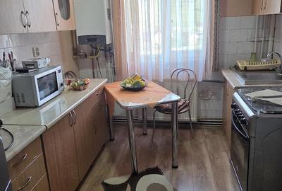 Apartament cu 3 camere decomandat în Central - 2