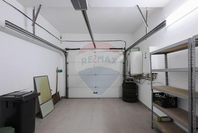 De Vanzare Casa cu 4 camere, Str. Arinului, Zona Dealur... - 2