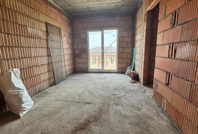 Duplex cu 4 camere cu Canalizare în Șag - 11