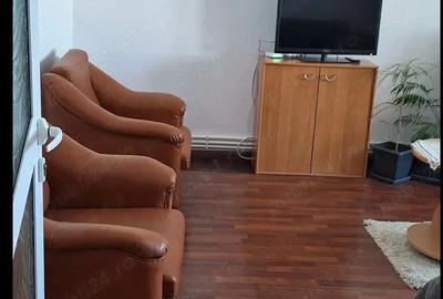 Apartament cu 3 camere semidecomandat în Central - 9