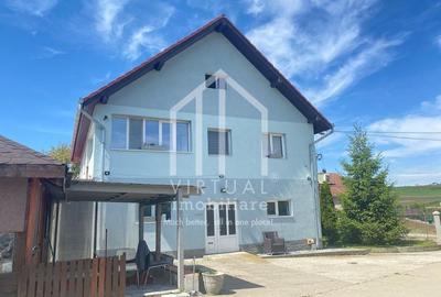 Casa de vanzare, cu apartament la etaj si hala de productie la parter - 2