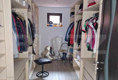 Casă cu 4 camere cu Teren 2360 Mp în Central