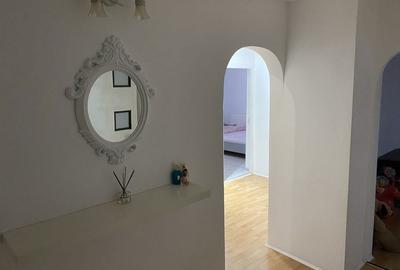 Apartament cu 3 camere decomandat în Exterior Vest - 2
