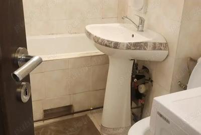Apartament cu 2 camere decomandat în Girocului