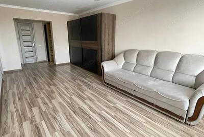 Apartament cu 2 camere decomandat în Florilor