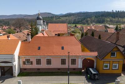 Casă Săsească Autentică cu Șură Impresionantă în Cristian – Teren 2729mp - 1