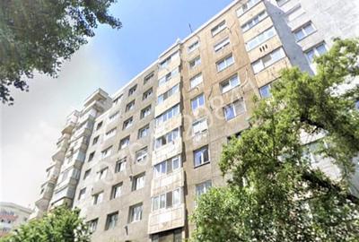 Apt. 2 cam. Pantelimon, Str. Cernau?i,la 10 min. metrou, loc parcare.