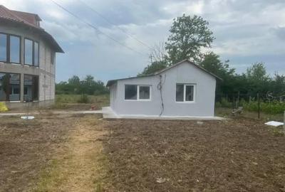 Vand vila lo rosu in ?u?esti jud BrailaVila + teren 2750 mp in ?u?e?ti, Braila | 150.000 | Schimb - 5
