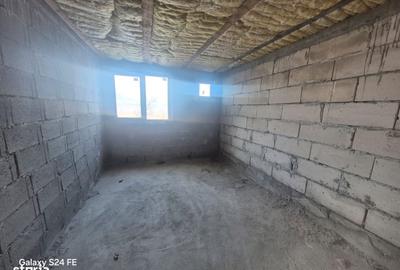 Casă cu 4 camere cu Teren 800 Mp în Central