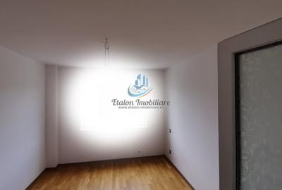 Ap. 3 camere semidecomandat, etaj 2, Piata Darmanesti - 1