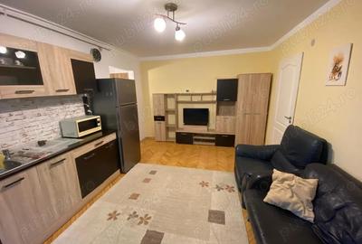 Inchiriez apartament cu 3 camere (zona Spital Jude?ean) - 7