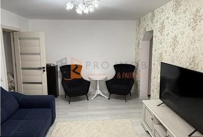 Apartament cu 2 camere semidecomandat, mobilat în Central