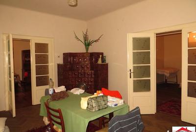 Casă cu 4 camere cu Teren 43000 Mp în Livada - 1