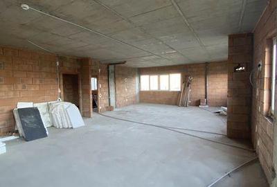 Apartament cu 4 camere semidecomandat în Central - 4