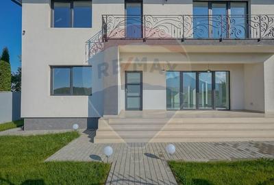 Casă cu 5 camere cu Teren 400 Mp în Bunloc - 2